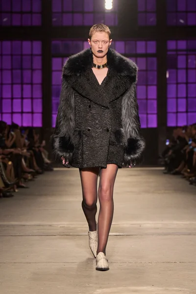 Look 7